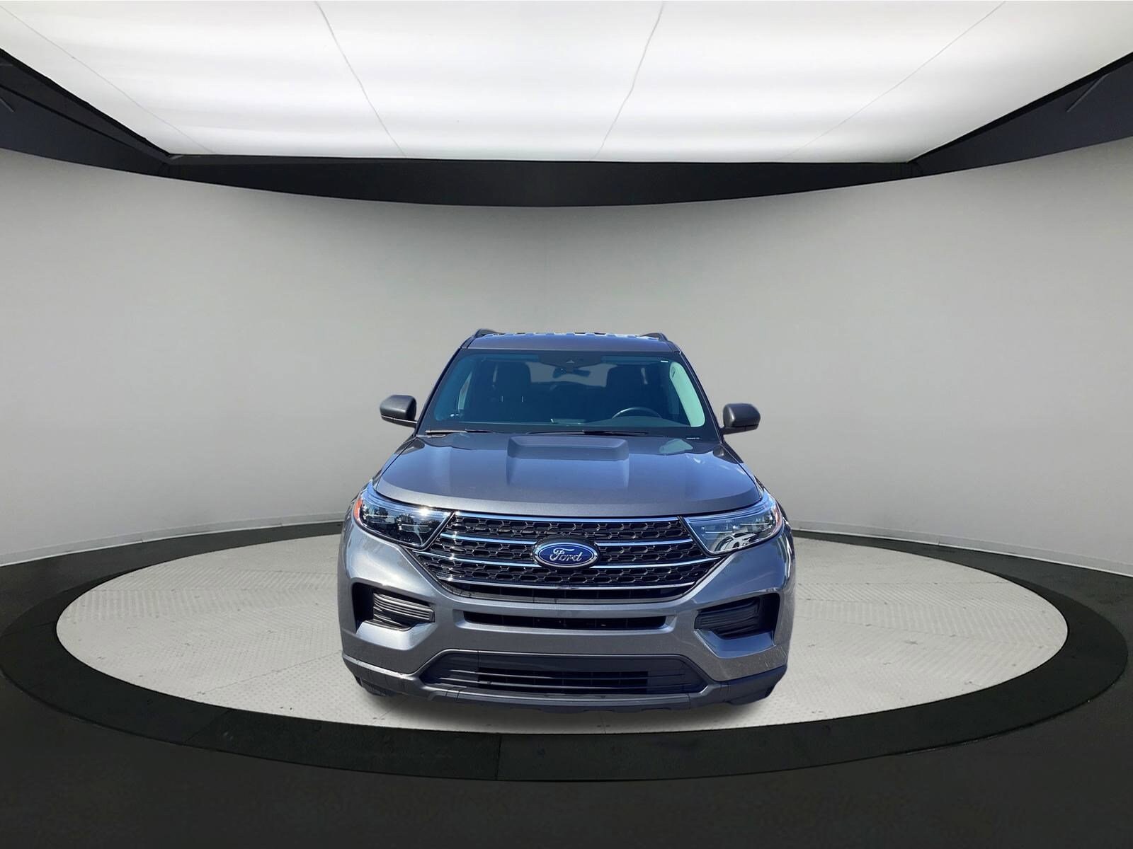 2022 Ford Explorer XLT photo 2