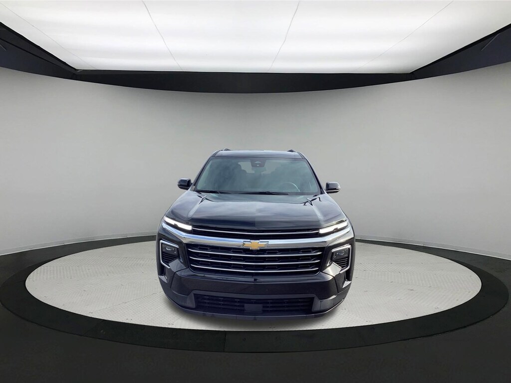 Used 2025 Chevrolet Traverse LT SUV