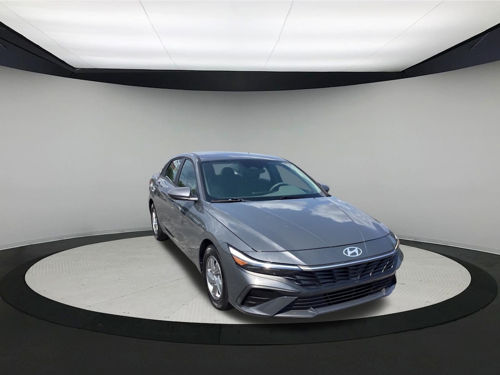 Used 2024 Hyundai Elantra SE Sedan