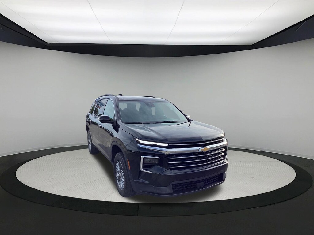 Used 2025 Chevrolet Traverse LT SUV