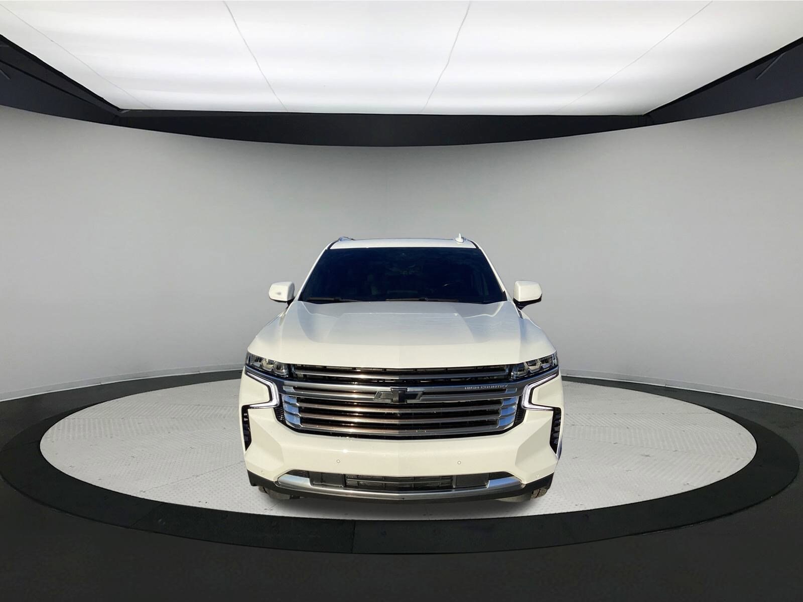 2023 Chevrolet Suburban High Country photo 3