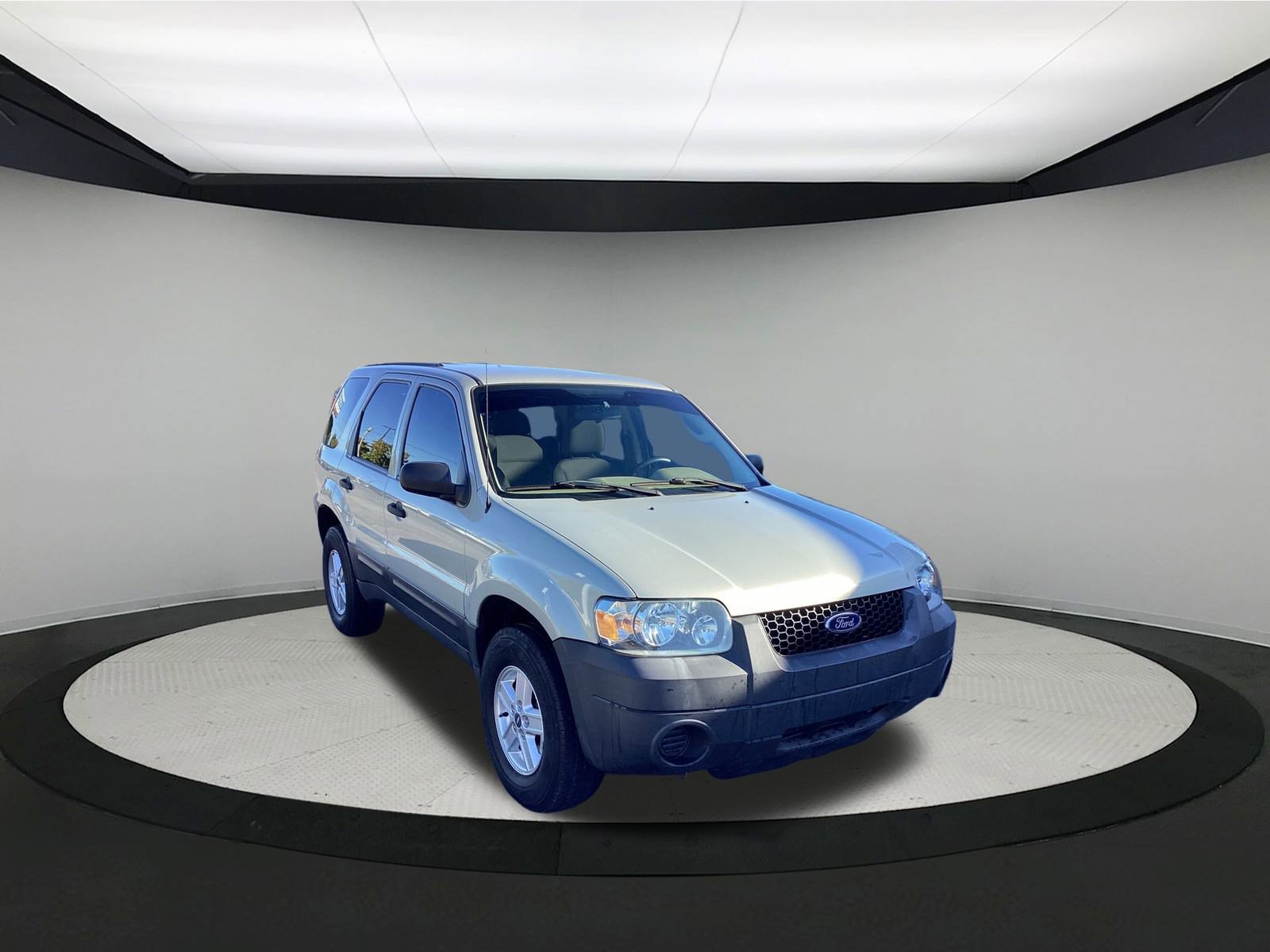 2005 Ford Escape XLS photo 2