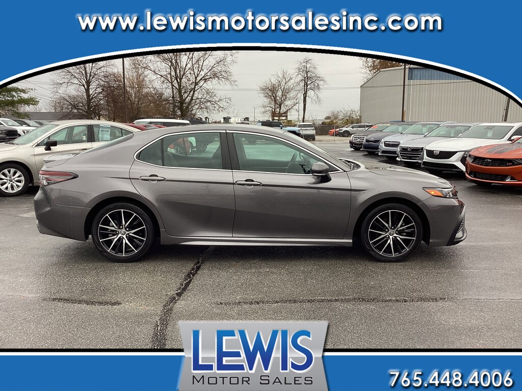 Used 2023 Toyota Camry SE Sedan