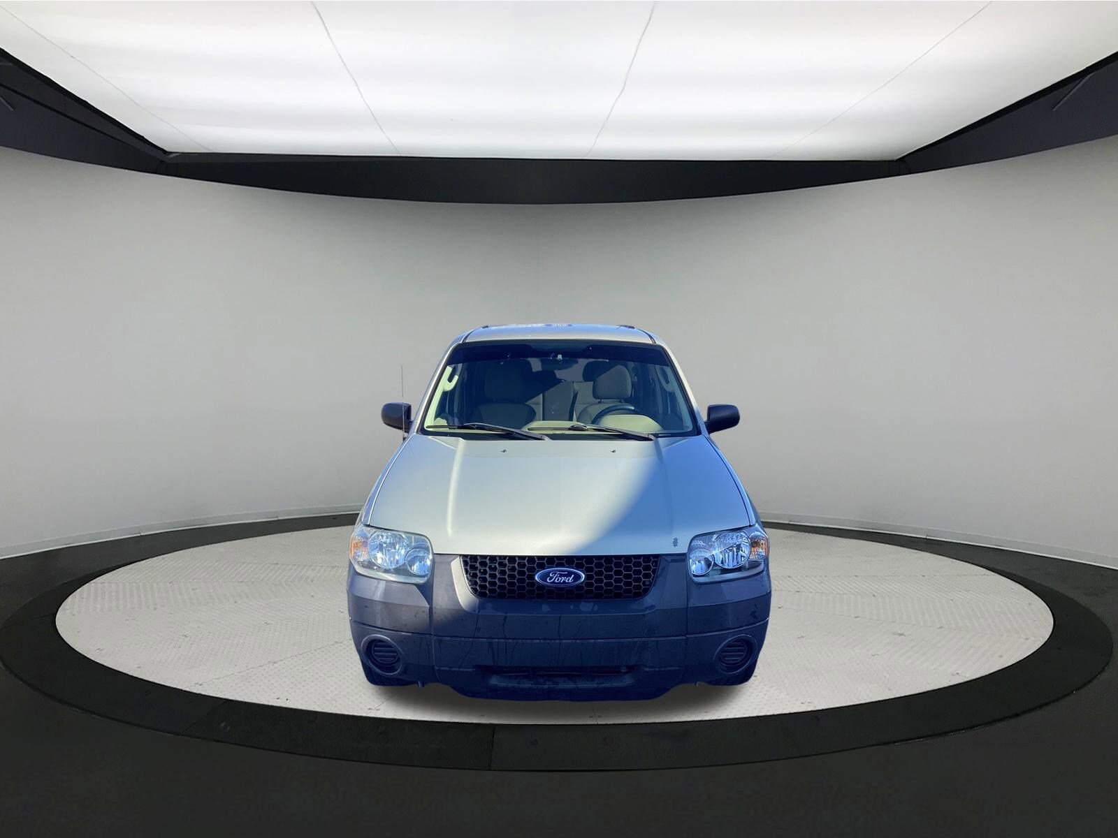 2005 Ford Escape XLS photo 3