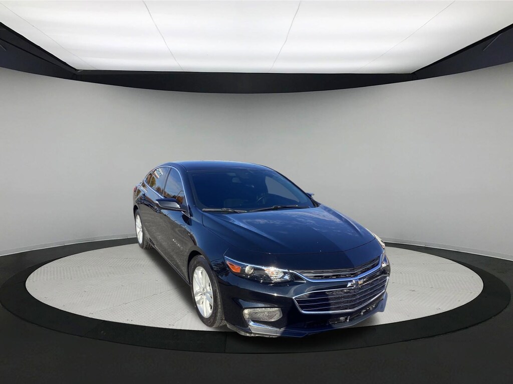 Used 2017 Chevrolet Malibu LT w/1LT Sedan