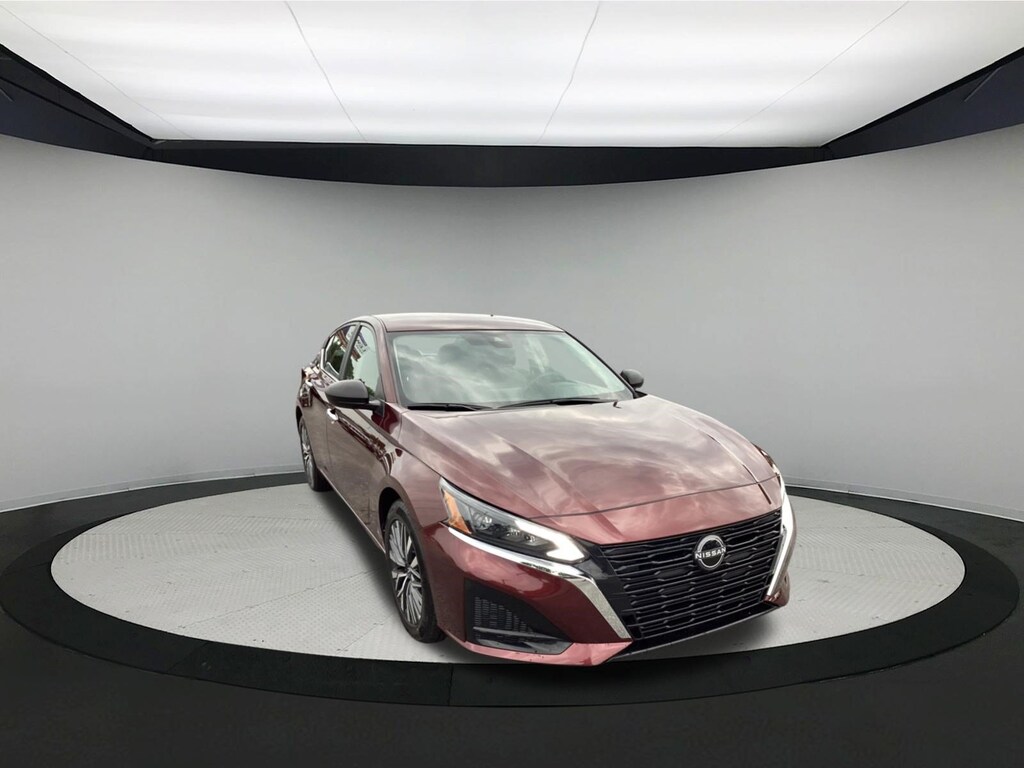 Used 2025 Nissan Altima SV Sedan