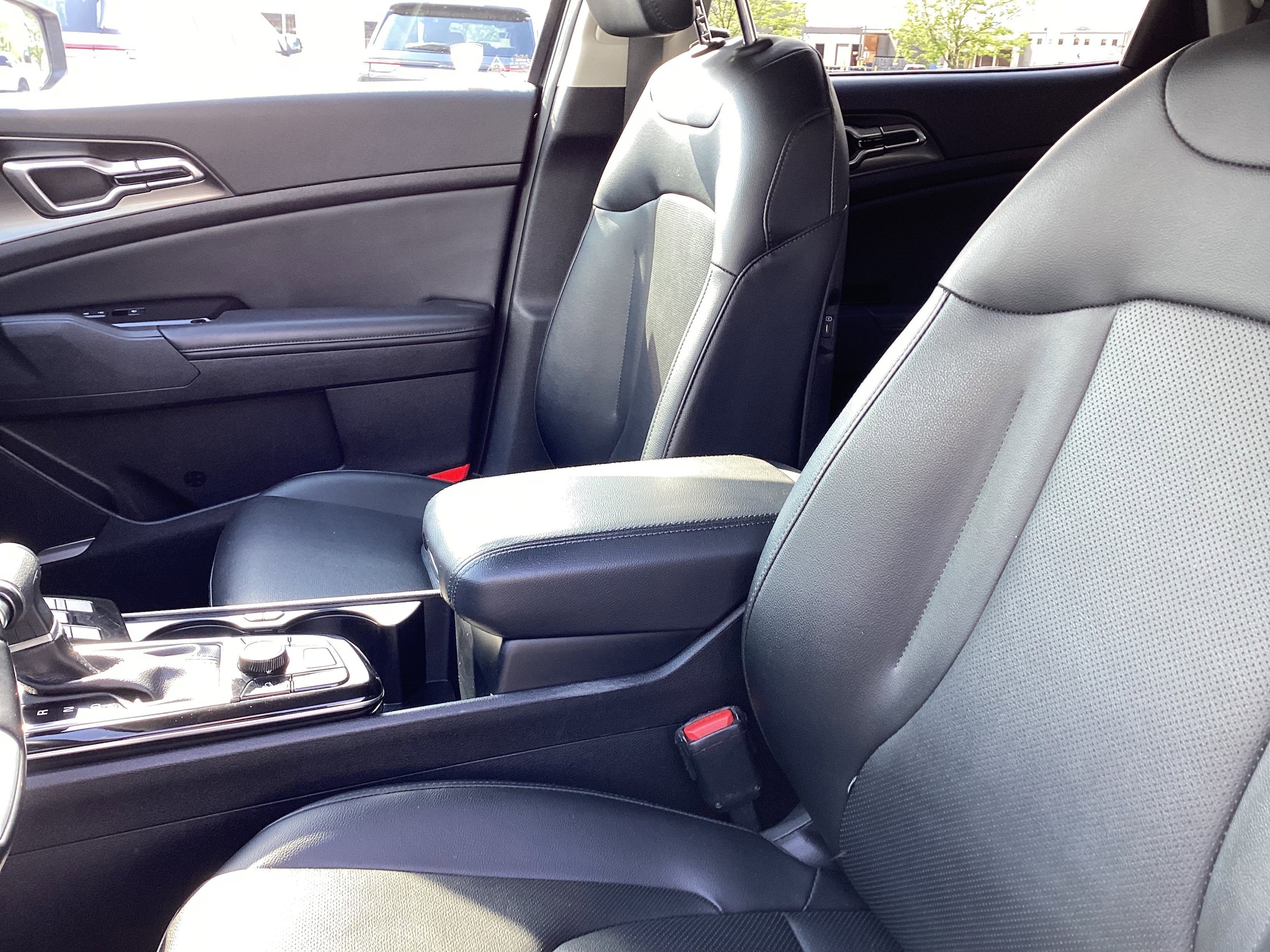 2023 Kia Sportage EX - Photo 12