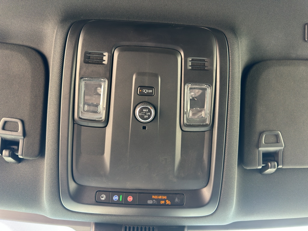 2025 Chevrolet Suburban Z71 - Photo 24