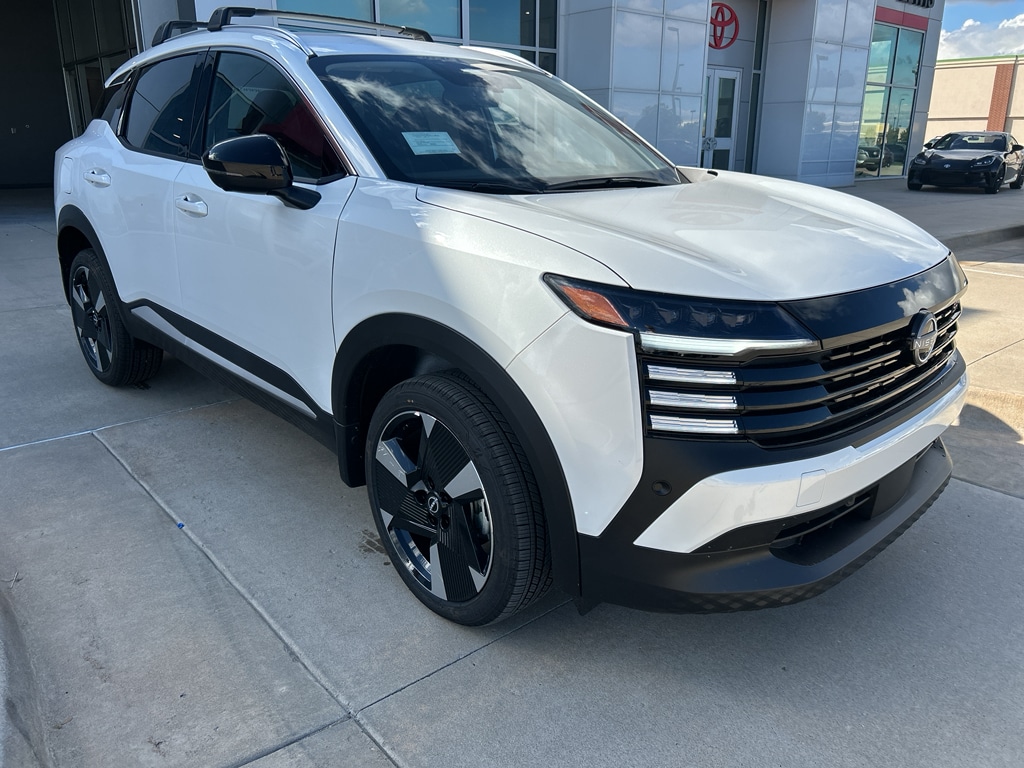 New 2026 Nissan Kicks SR SUV