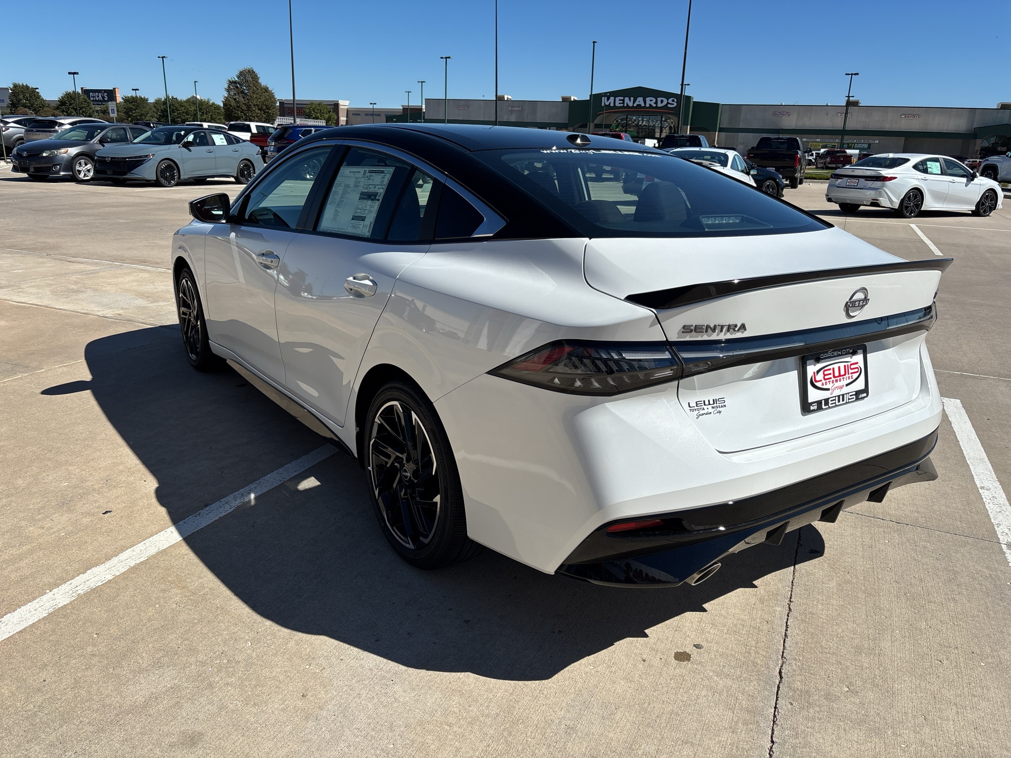 2026 Nissan Sentra SR - Photo 6