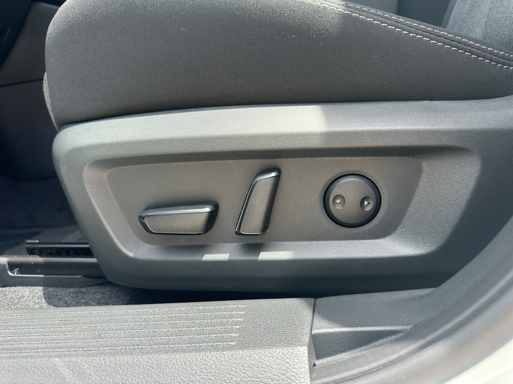 2026 Nissan Rogue SV - Photo 17