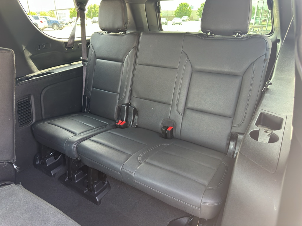 2025 Chevrolet Suburban Z71 - Photo 13