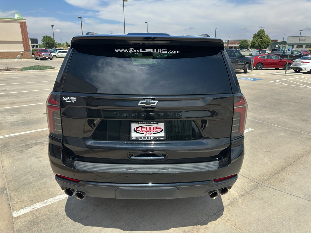 2025 Chevrolet Suburban Z71 - Photo 35