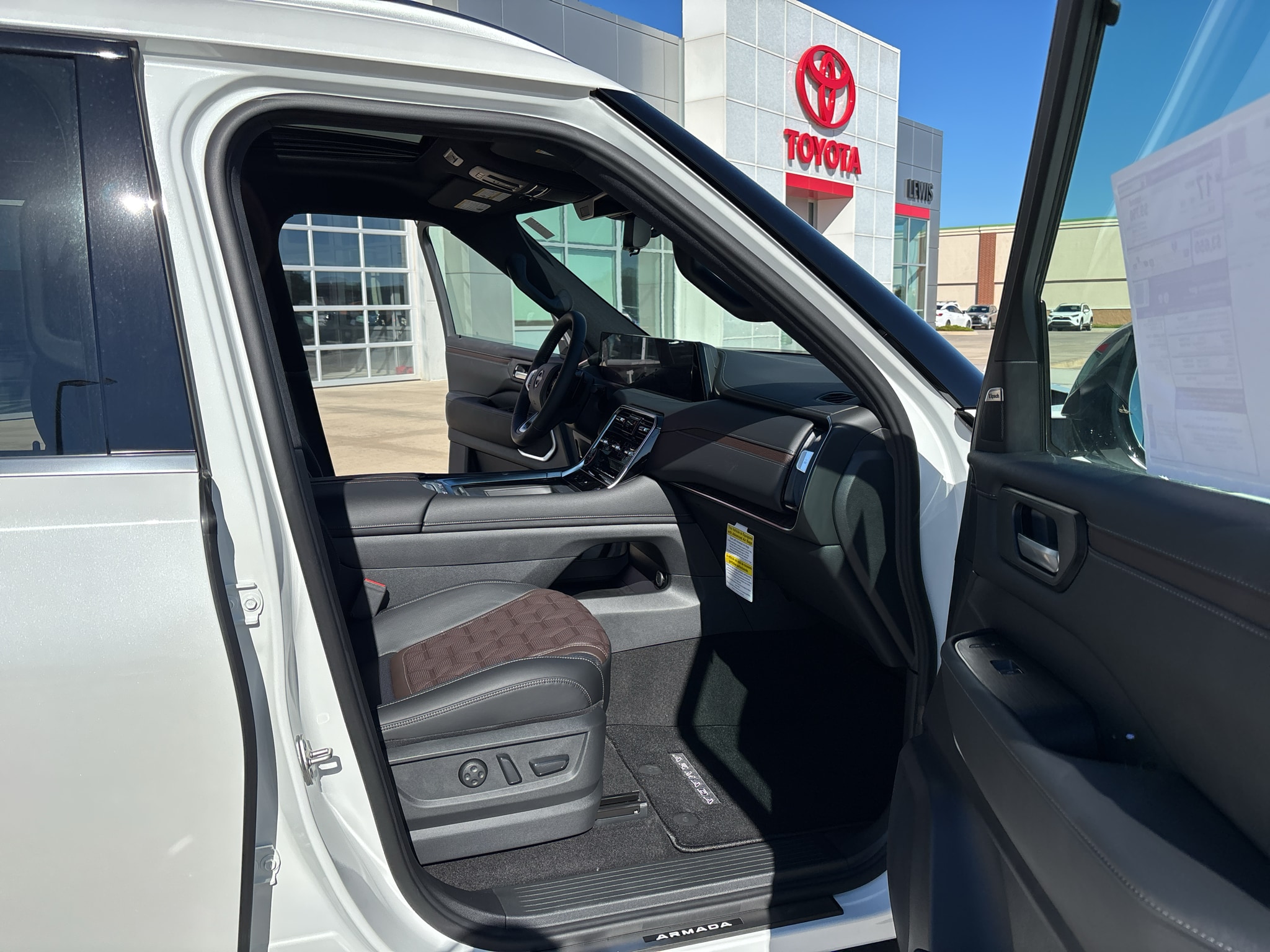 2026 Nissan Armada Platinum - Photo 26