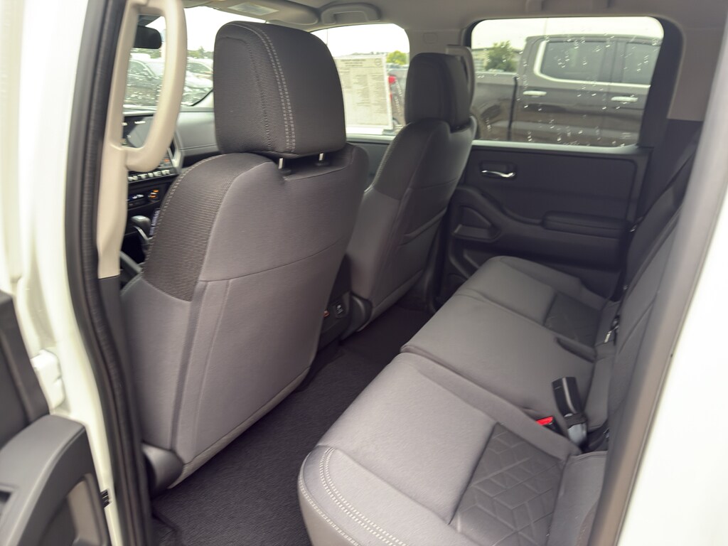 2025 Nissan Frontier SV - Photo 11
