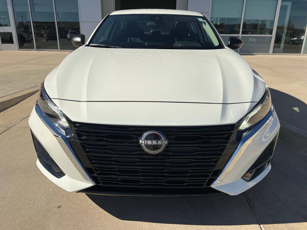 2025 Nissan Altima S photo 2