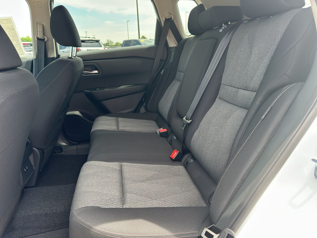 2026 Nissan Rogue SV - Photo 14