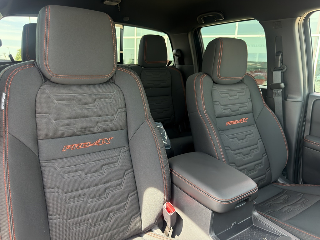 2026 Nissan Frontier PRO-4X - Photo 9