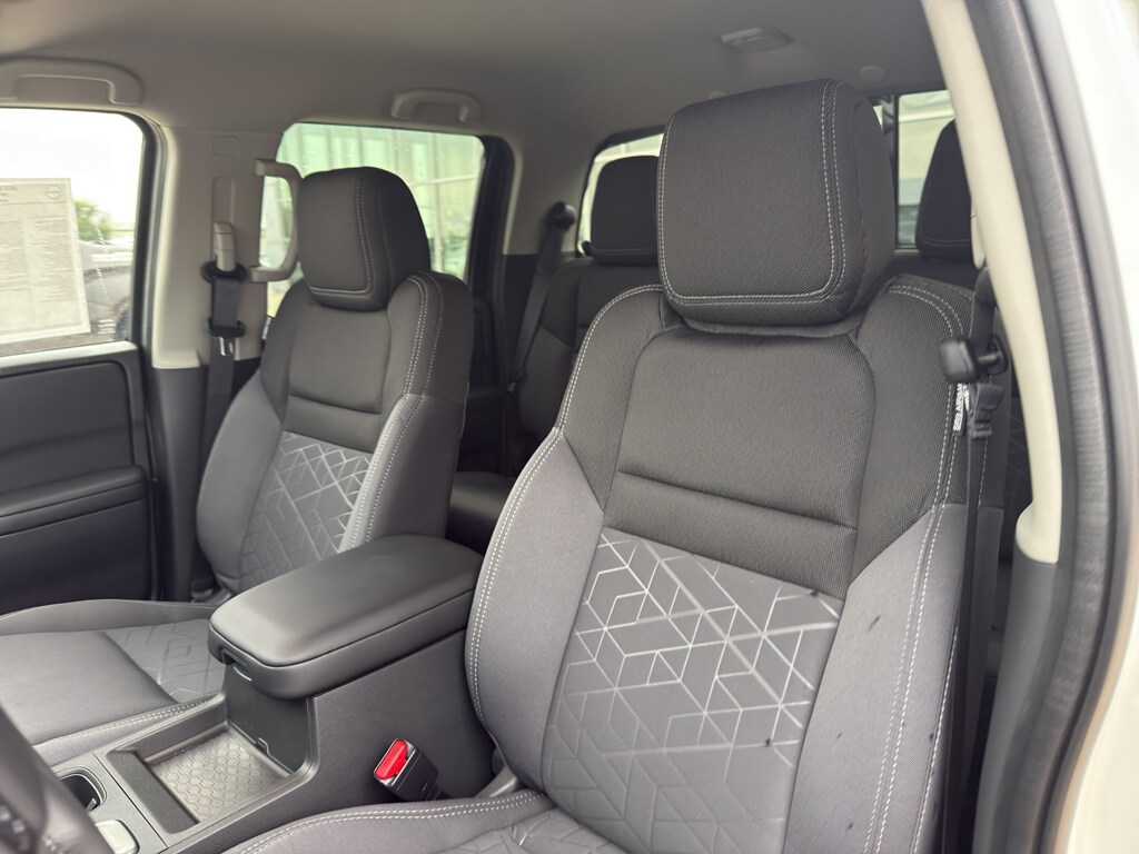 2025 Nissan Frontier SV - Photo 14