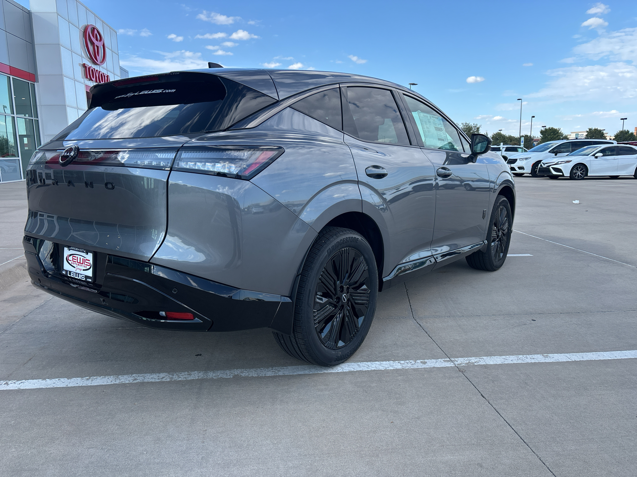 2027 Nissan Murano Dark Armor - Photo 8
