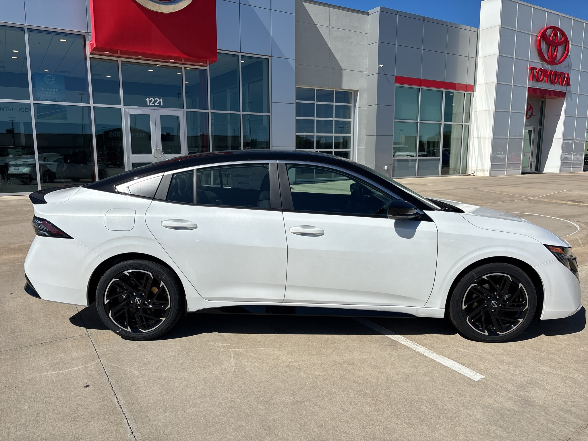 2026 Nissan Sentra SR - Photo 9