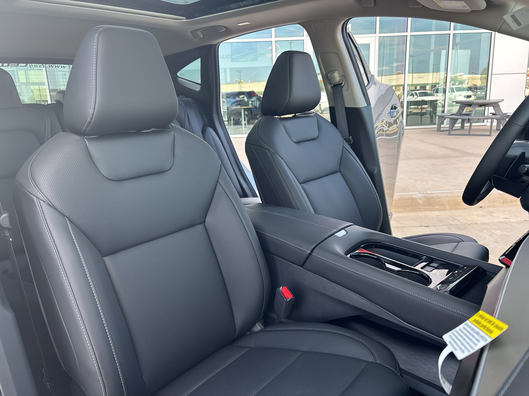2027 Nissan Murano Dark Armor - Photo 27