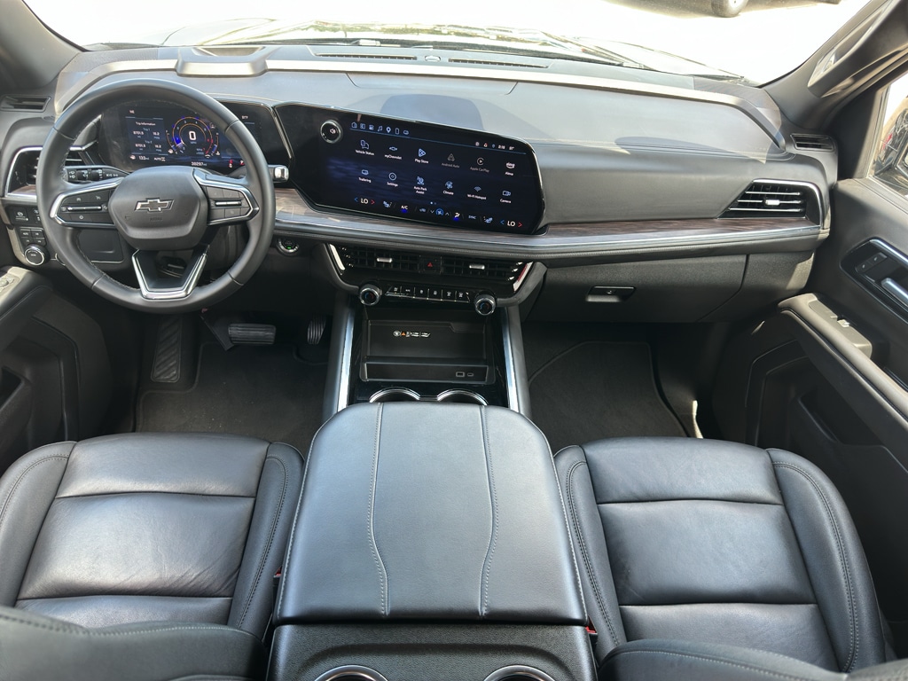 2025 Chevrolet Suburban Z71 - Photo 14