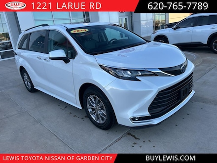 2024 Toyota Sienna XLE 8 Passenger Van Passenger Van