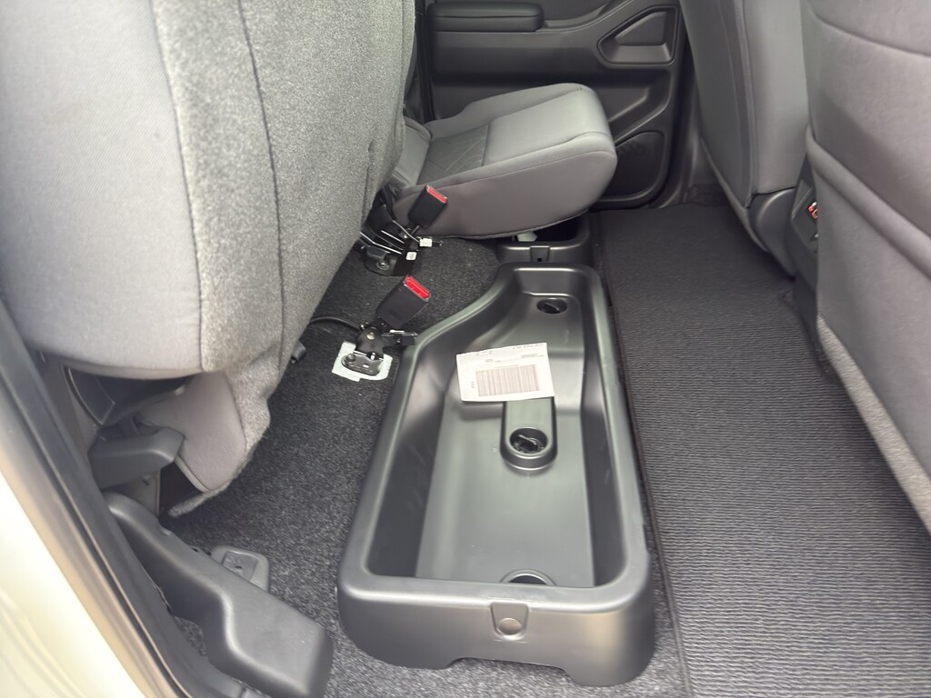 2025 Nissan Frontier SV - Photo 8