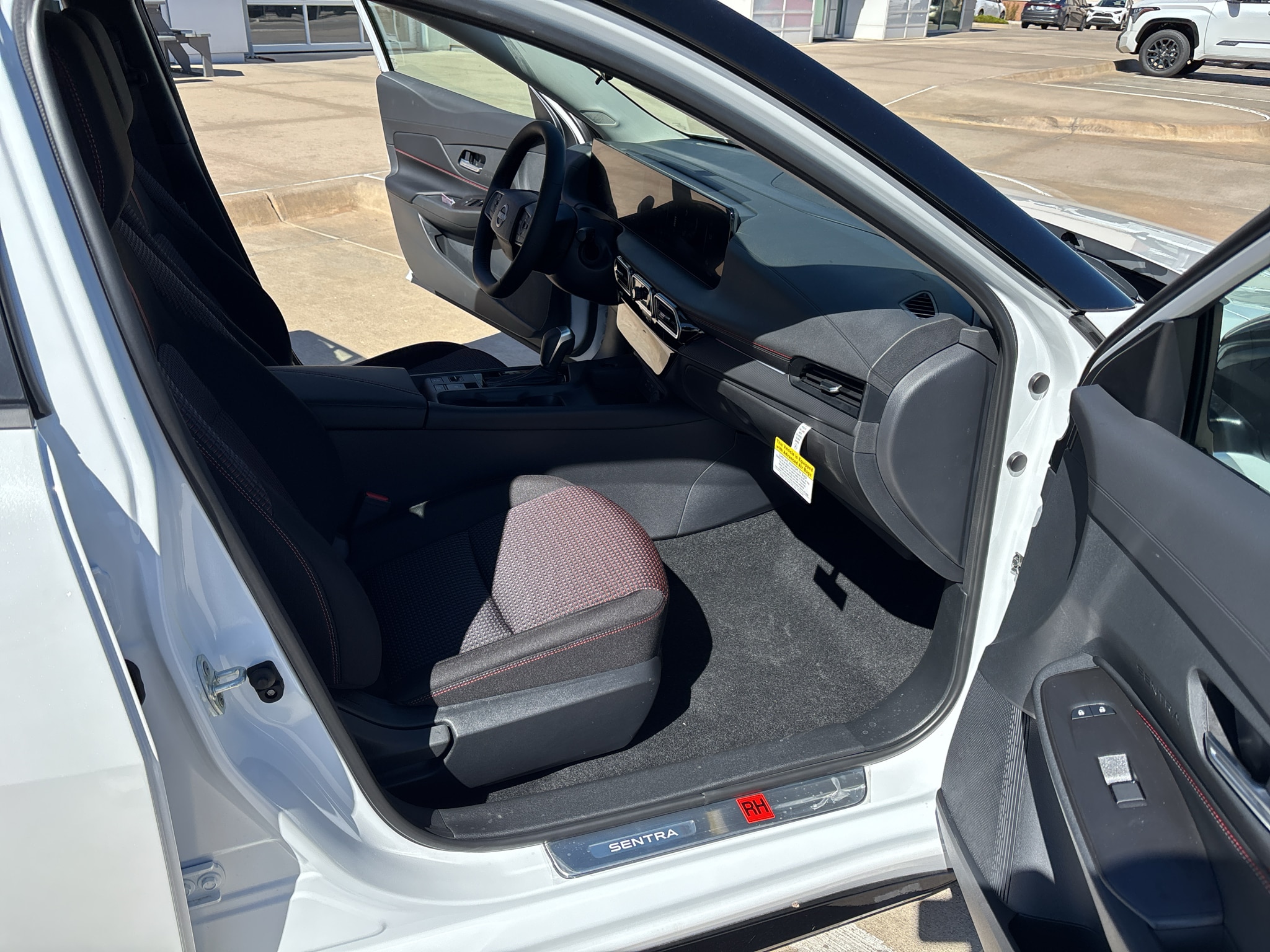 2026 Nissan Sentra SR - Photo 26
