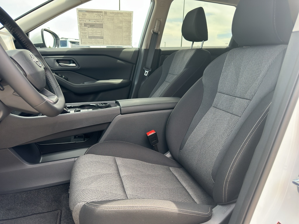 2026 Nissan Rogue SV - Photo 15