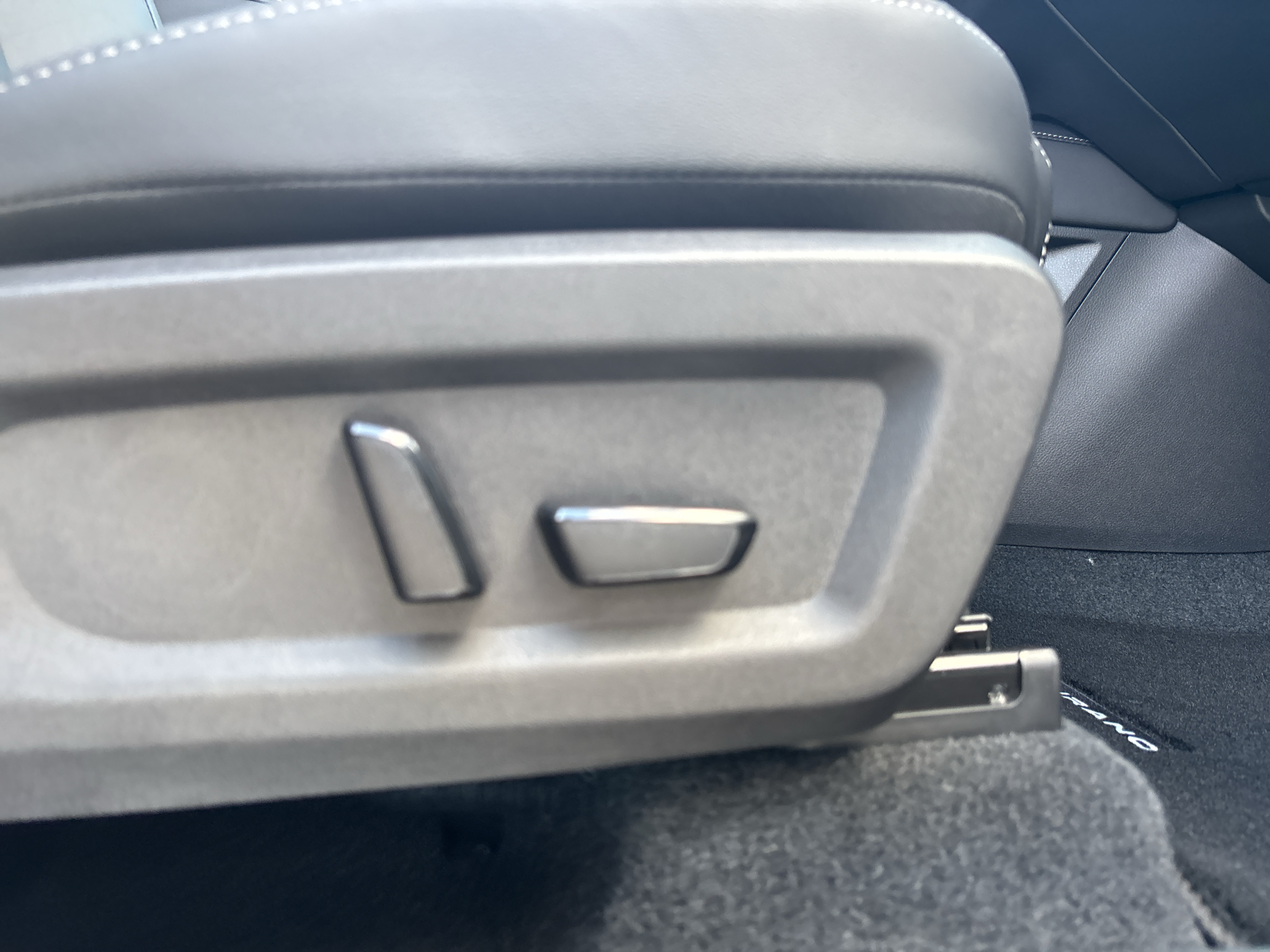 2027 Nissan Murano Dark Armor - Photo 26