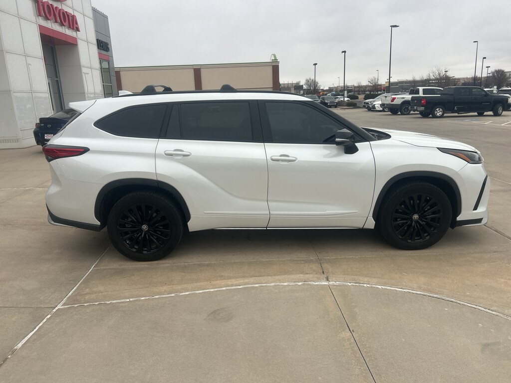 Used 2023 Toyota Highlander XSE SUV