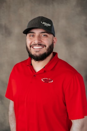 Staff member Alberto Tamayo from ID_2808f1