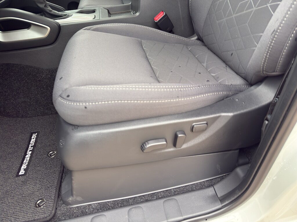 2025 Nissan Frontier SV - Photo 13