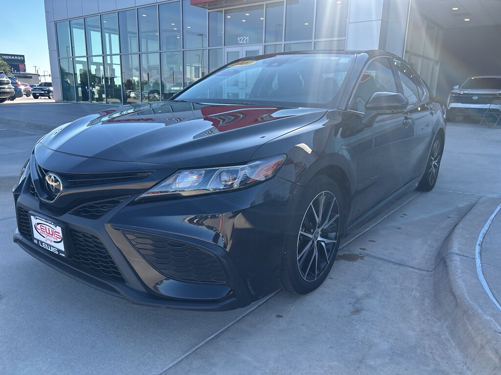 Used 2024 Toyota Camry SE Sedan