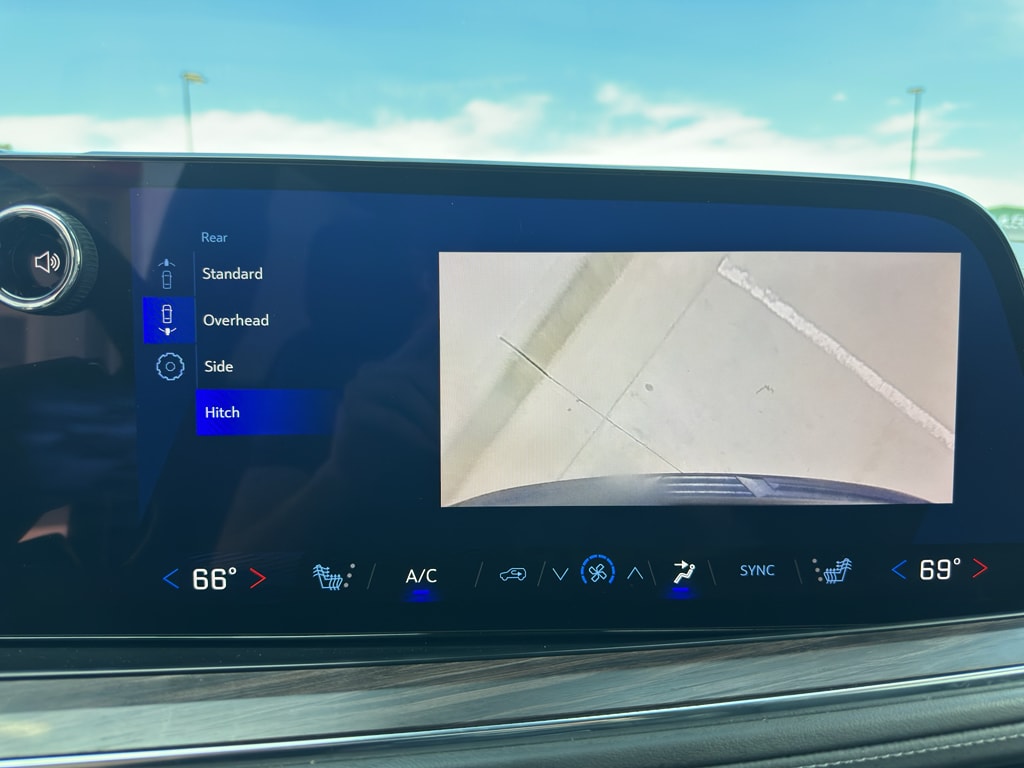 2025 Chevrolet Suburban Z71 - Photo 28