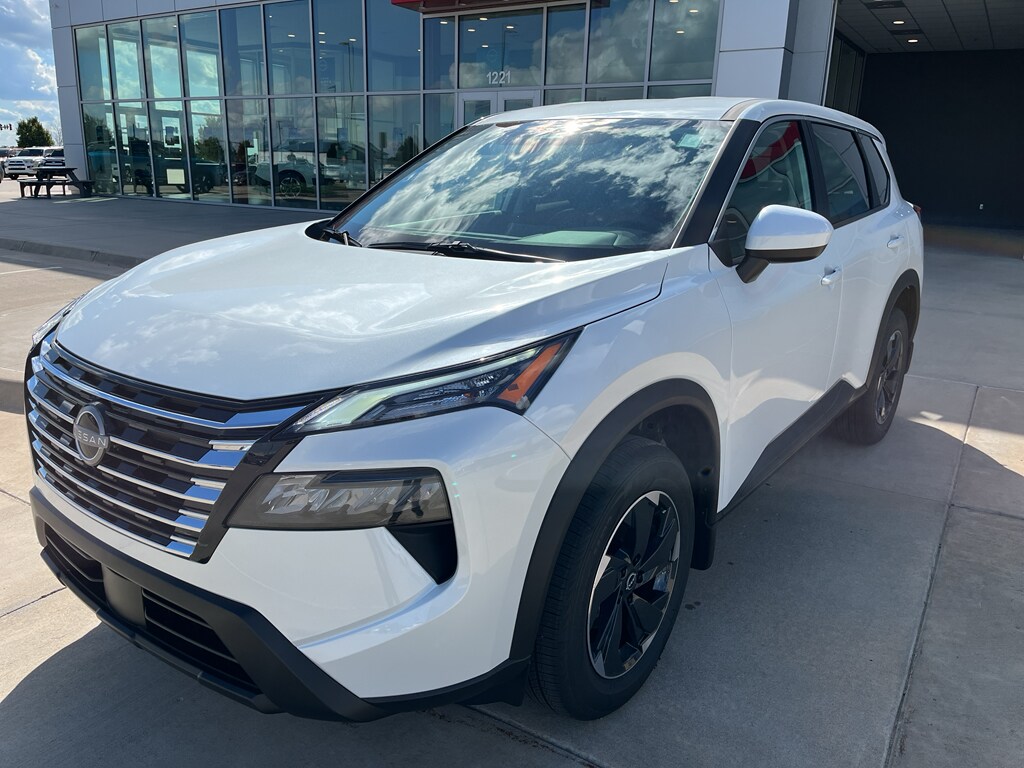 2026 Nissan Rogue SV photo 2