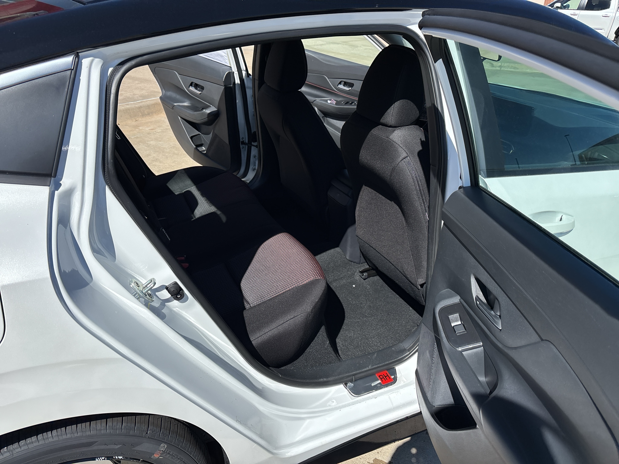 2026 Nissan Sentra SR - Photo 25