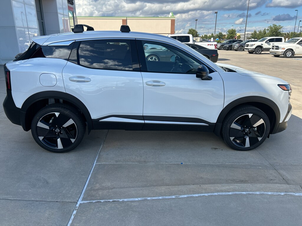New 2026 Nissan Kicks SR SUV