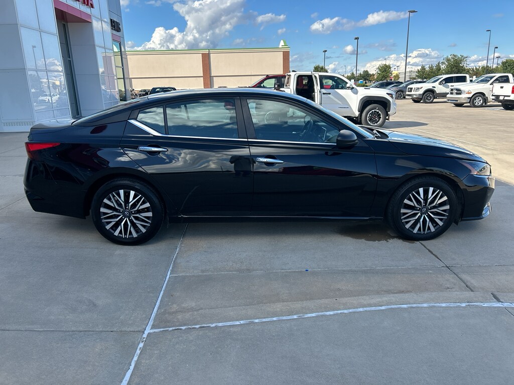 Used 2024 Nissan Altima 2.5 SV Sedan