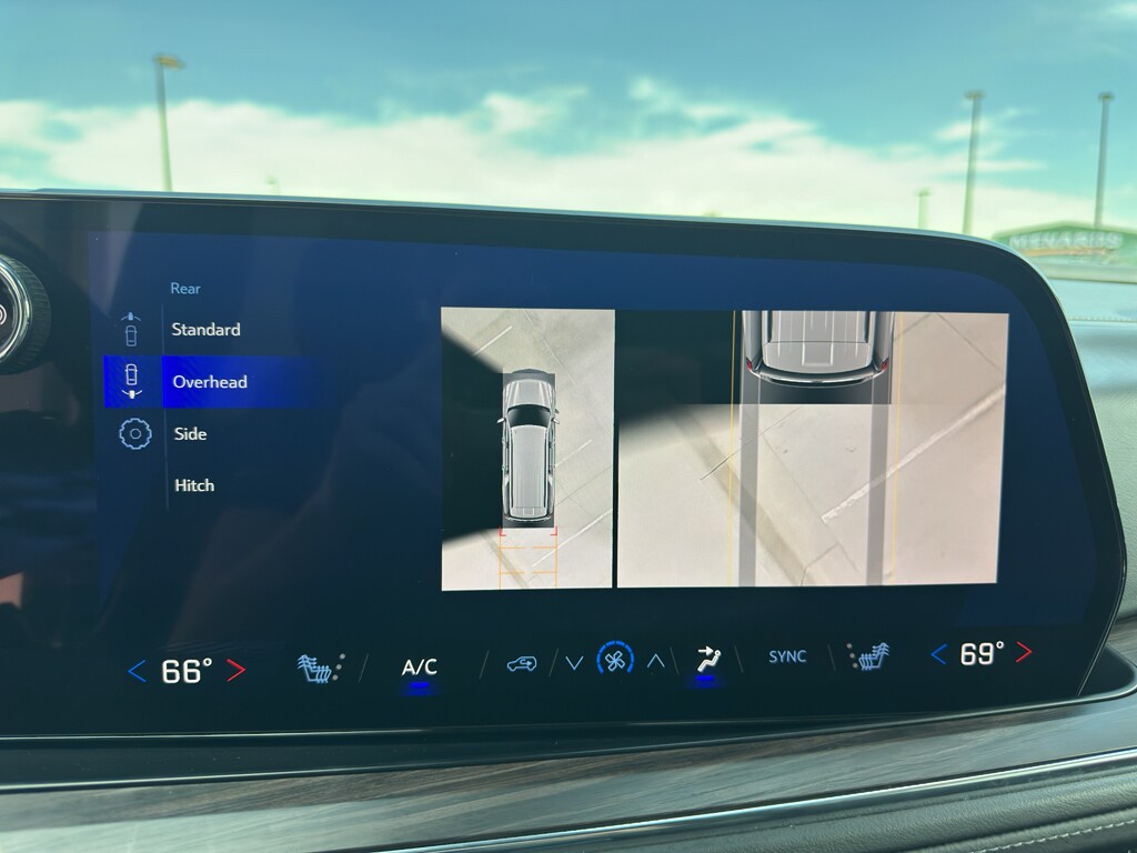 2025 Chevrolet Suburban Z71 - Photo 26