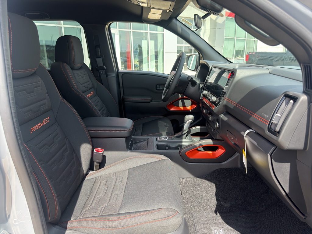 2026 Nissan Frontier PRO-4X - Photo 8