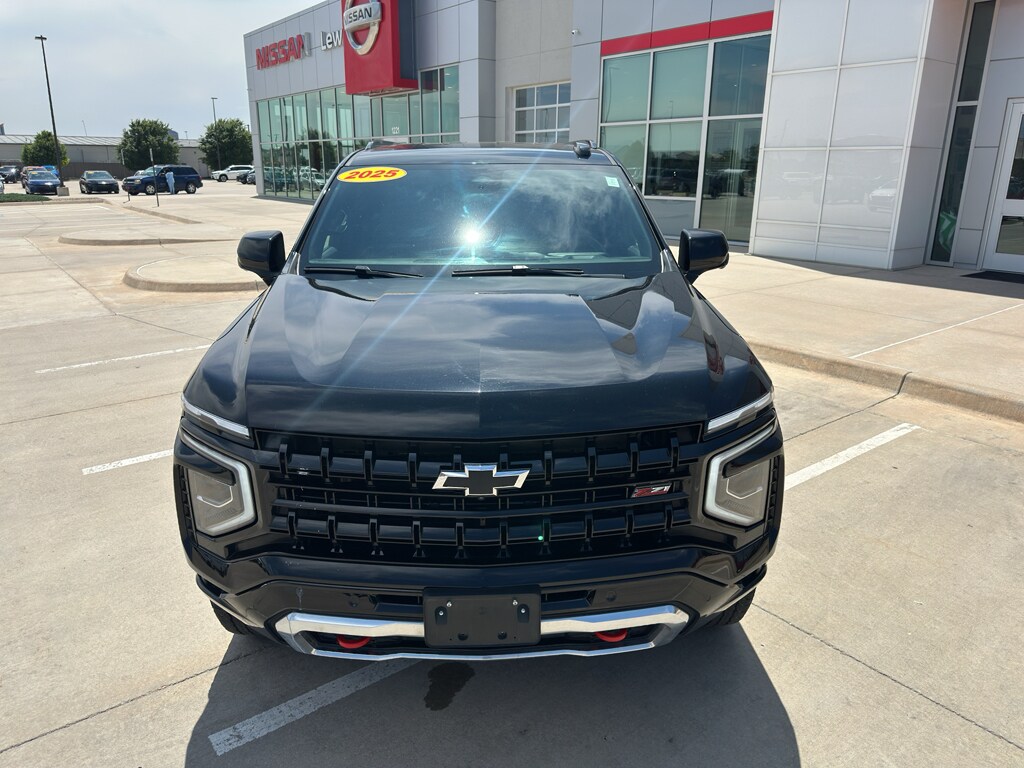 2025 Chevrolet Suburban Z71 - Photo 32