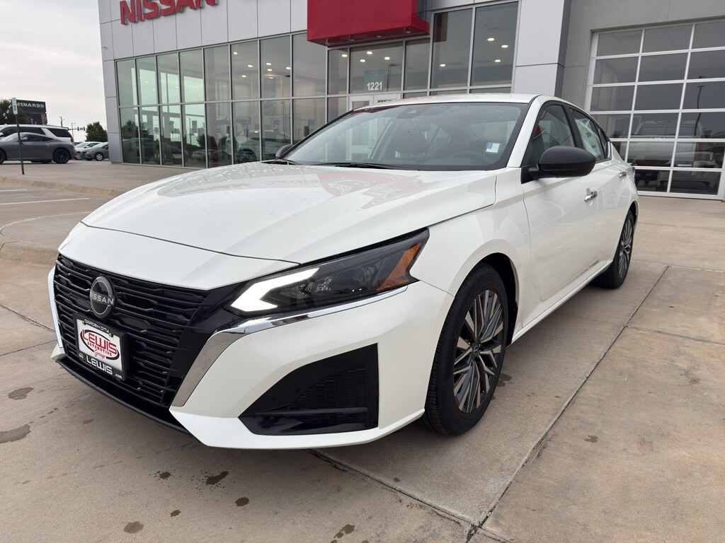 2025 Nissan Altima SV photo 3