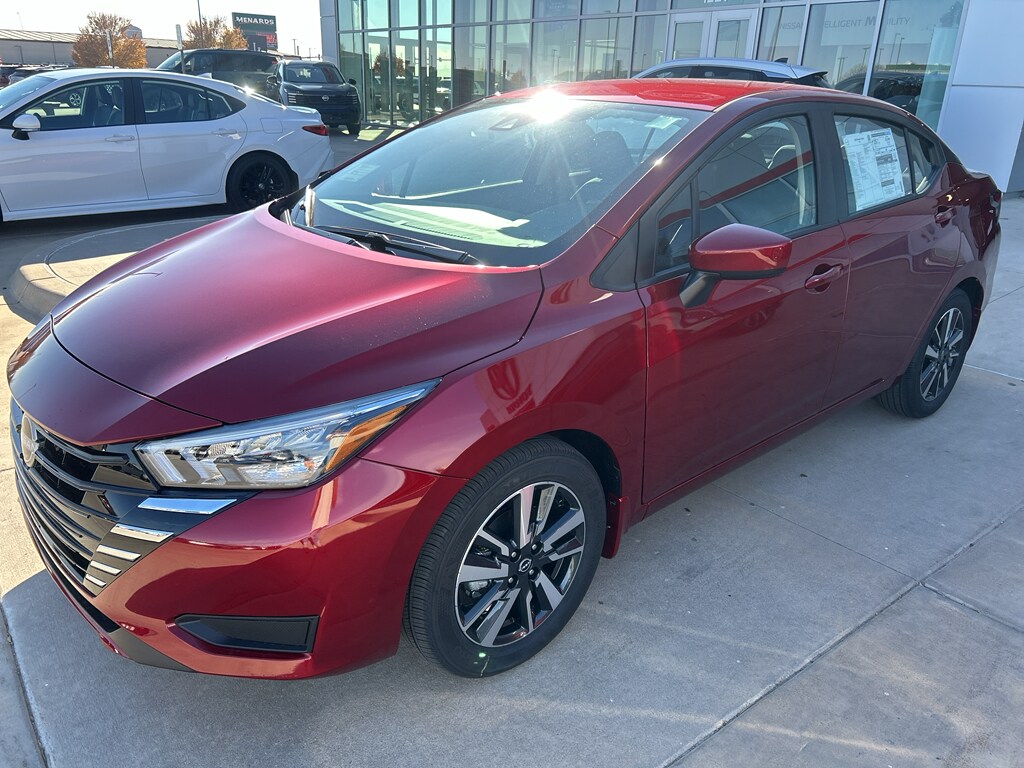 2025 Nissan Versa 1.6 SV photo 3
