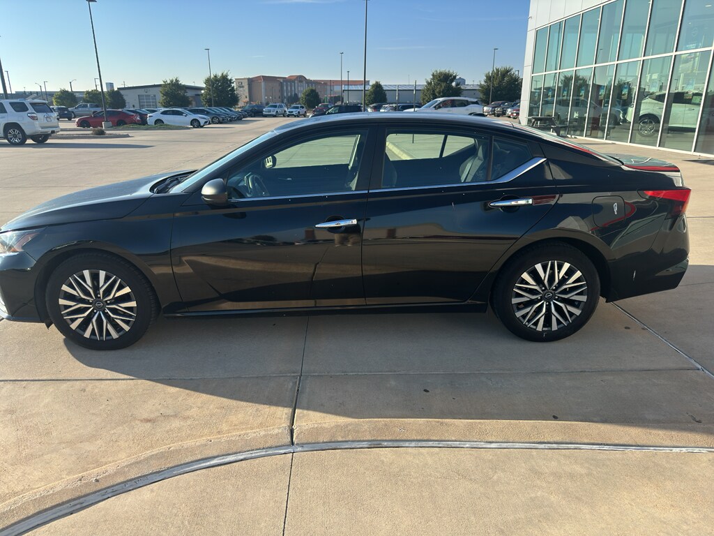 2024 Nissan Altima 2.5 SV photo 3