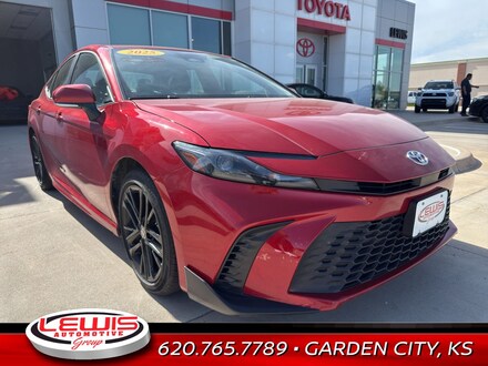 2025 Toyota Camry SE Sedan