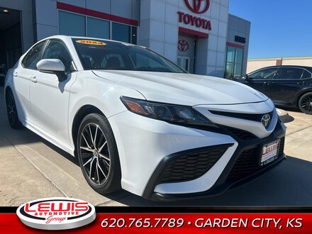 2024 Toyota Camry SE Sedan