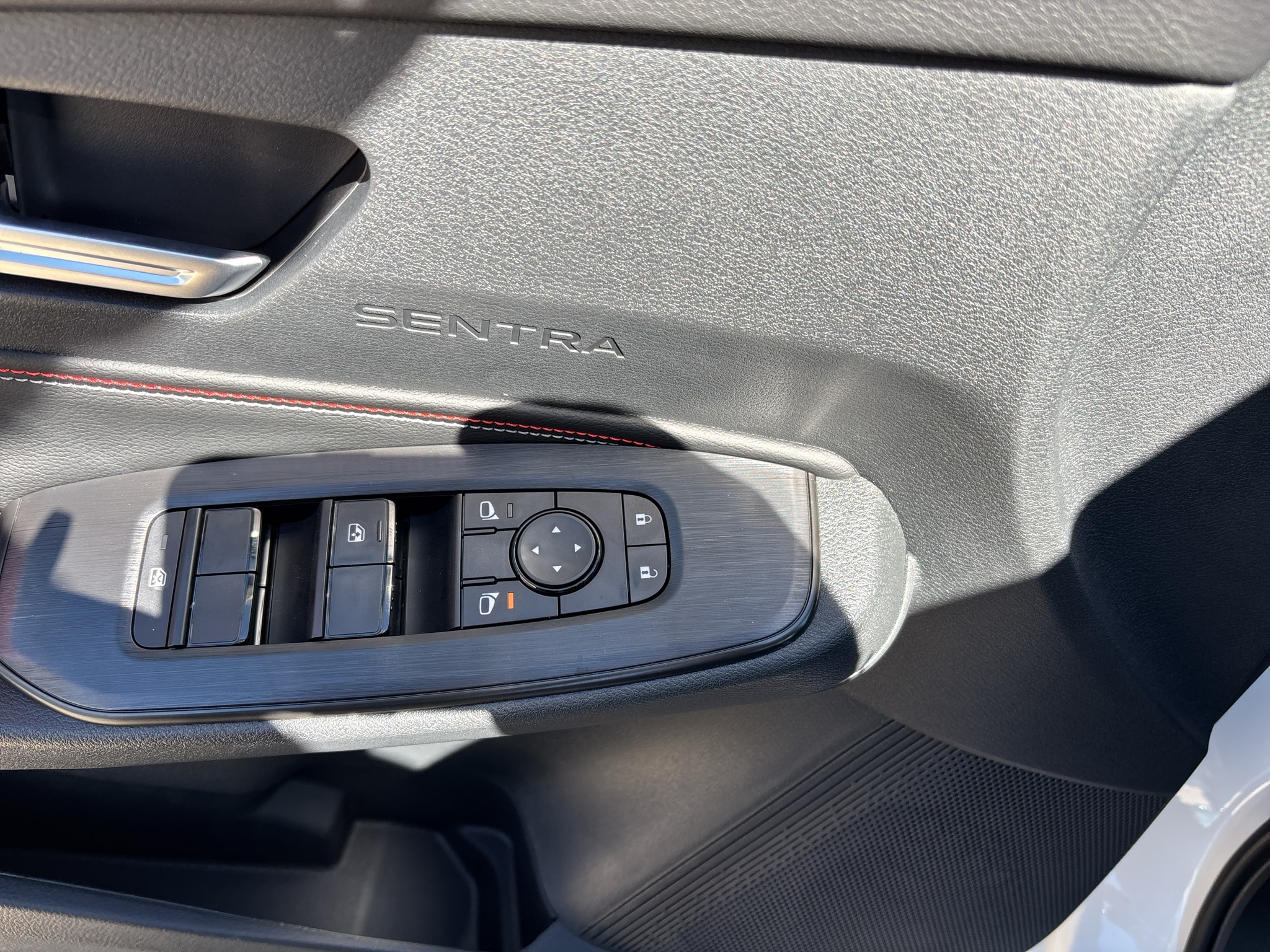2026 Nissan Sentra SR - Photo 13